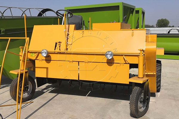 Moving Type Compost Turner for Bio-fertilizer Production