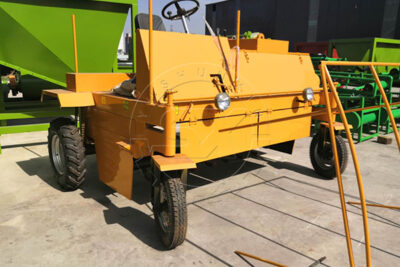 Self-propelled composter