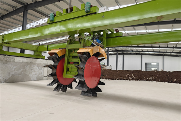 The Trial Operation of Wheel Type Compost Turner